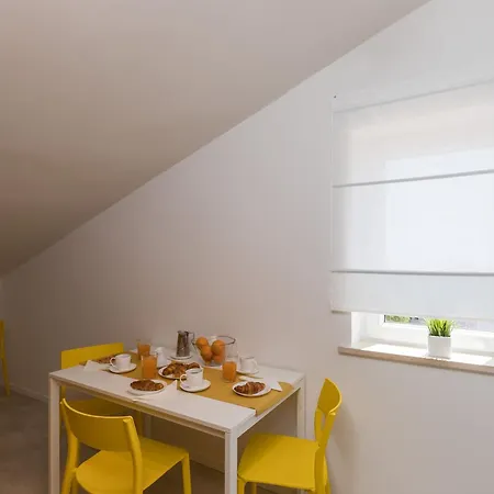 Romance - One Bedroom With Patio R3