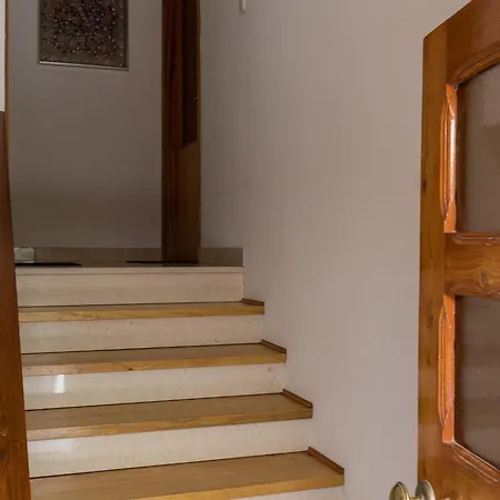 아파트 Romance - One Bedroom With Patio R3