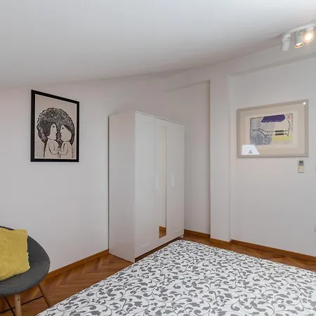 Romance - One Bedroom With Patio R3 * 두브로브니크