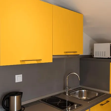 아파트 Romance - One Bedroom With Patio R3 *