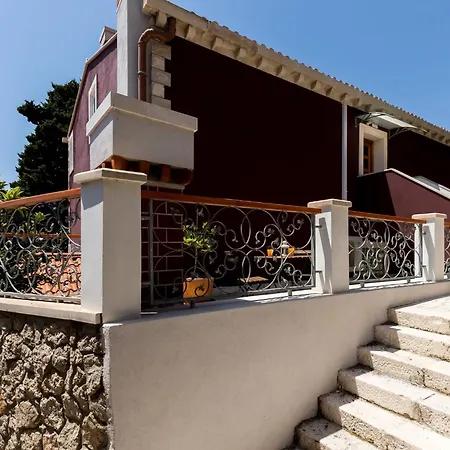 Romance - One Bedroom With Patio R3 Apartman *