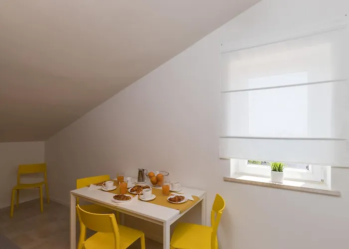 Romance - One Bedroom With Patio R3